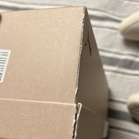 Brand New Sz 10 Puma ‘Clyde FG Prestine Vine Green’ w/ Box (minor damage) - Picture 10 of 10